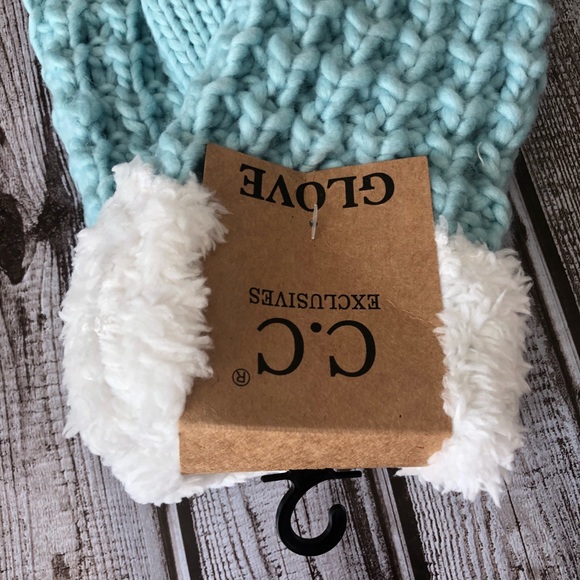 Chunky knit sherpa trim mitten with fleece lining - Picture 3 of 6